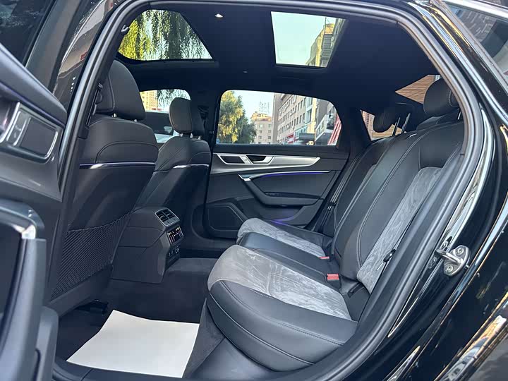 Фото 30 - Audi A6L