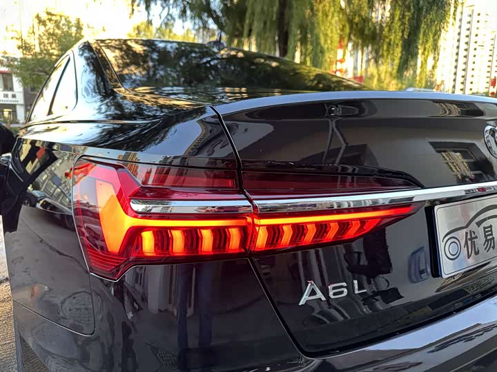 Фото 7 - Audi A6L