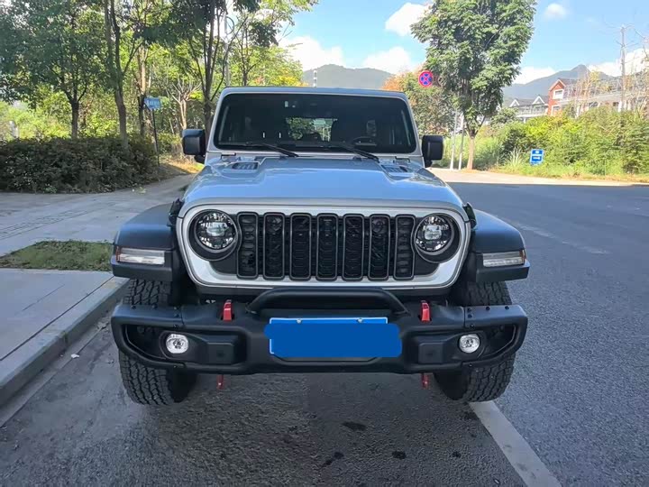 Фото 2 - Jeep Wrangler