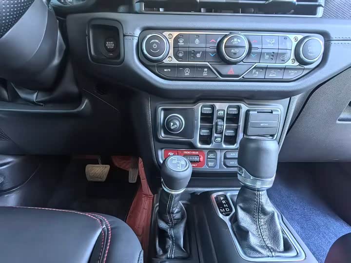 Фото 6 - Jeep Wrangler