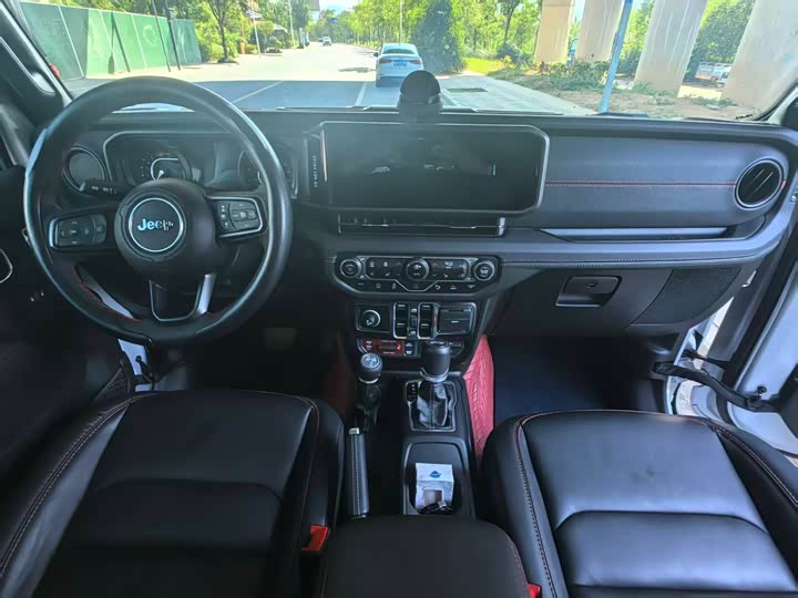 Фото 7 - Jeep Wrangler