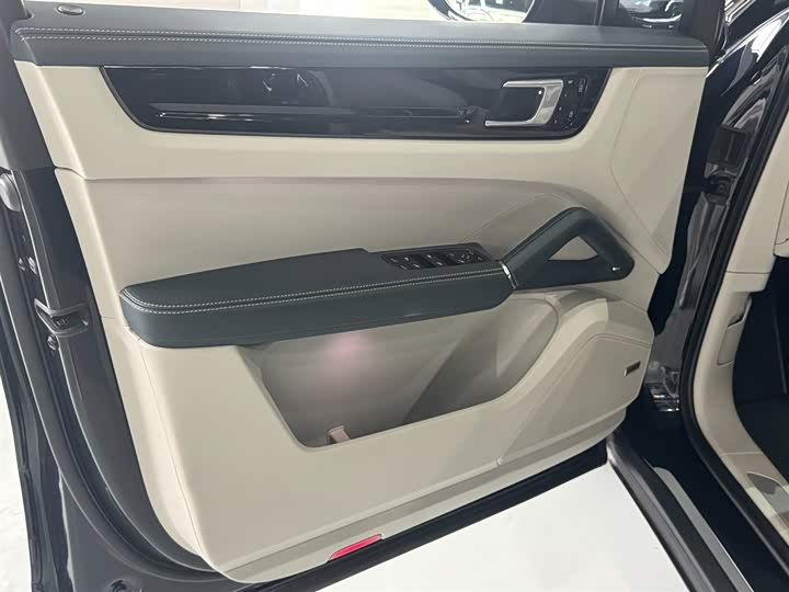 Фото 19 - Porsche Cayenne