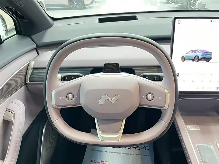 Фото 12 - Nio Onvo L60