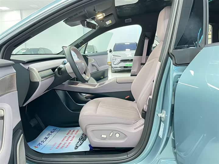 Фото 7 - Nio Onvo L60