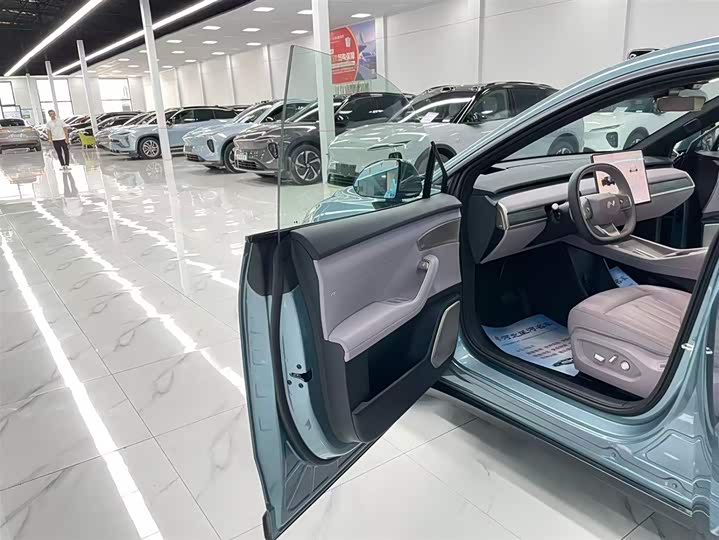 Фото 9 - Nio Onvo L60