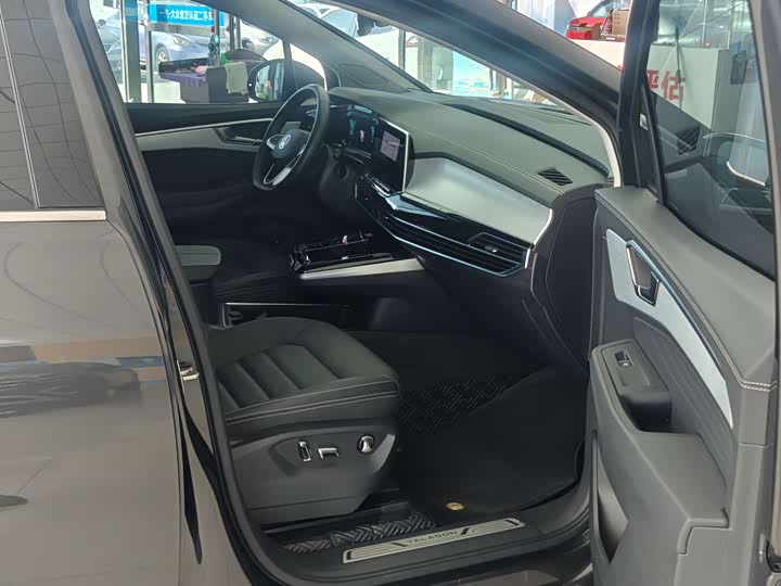 Фото 13 - Volkswagen Talagon