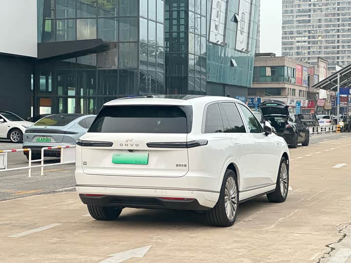 Фото 11 - Nio Onvo L90