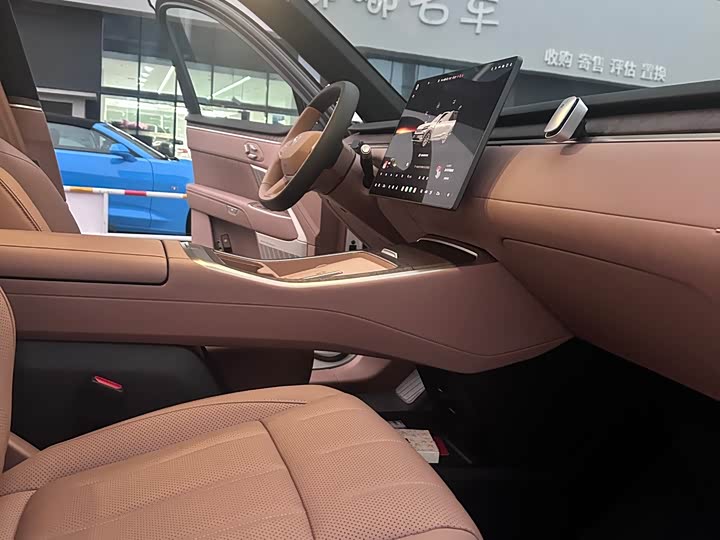 Фото 12 - Nio Onvo L90