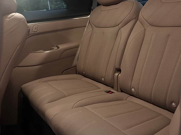 Фото 8 - Nio Onvo L90