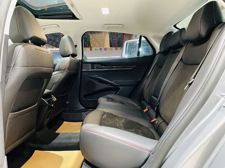 Фото 10 - Ford Mondeo