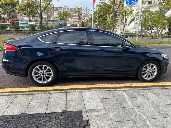 Фото 3 - Ford Mondeo