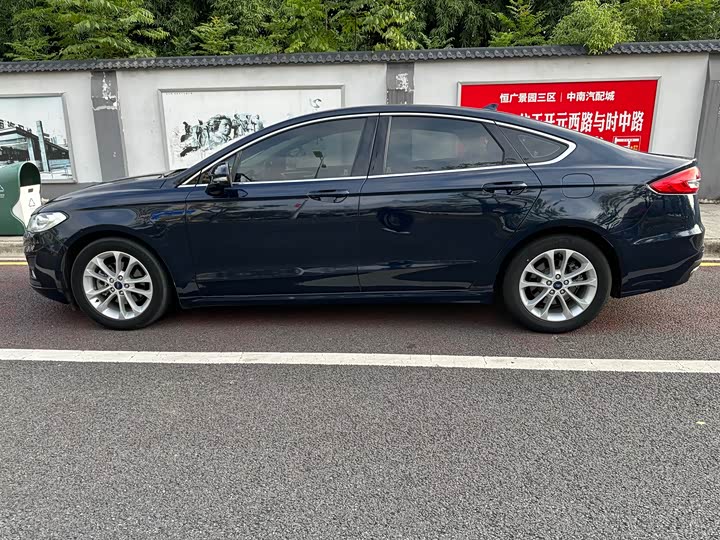 Фото 5 - Ford Mondeo