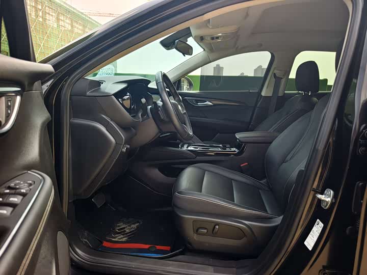 Фото 10 - Buick Envision Plus