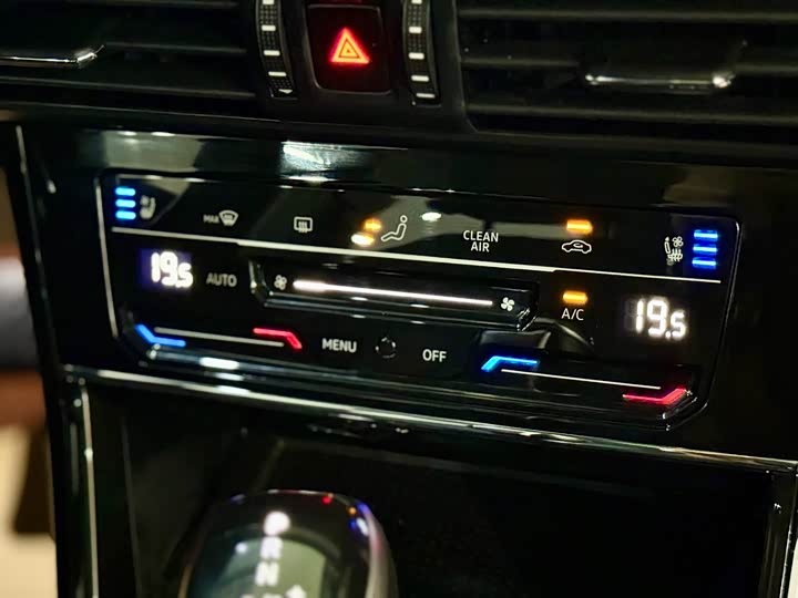 Фото 11 - Volkswagen Passat