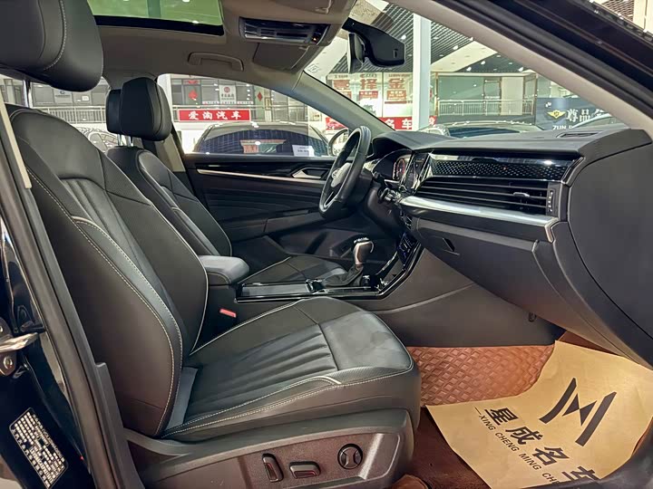 Фото 8 - Volkswagen Passat