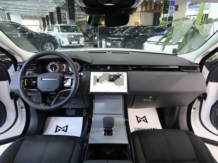 Фото 11 - Land Rover Range Rover Velar