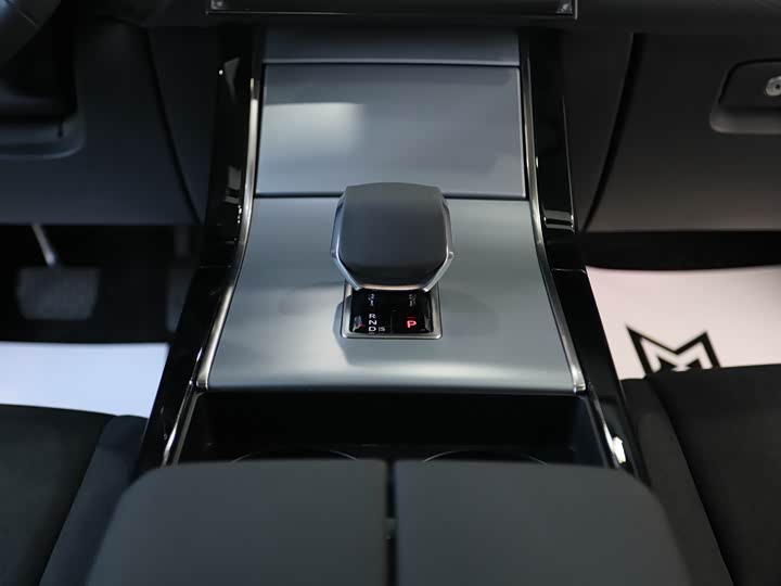 Фото 12 - Land Rover Range Rover Velar