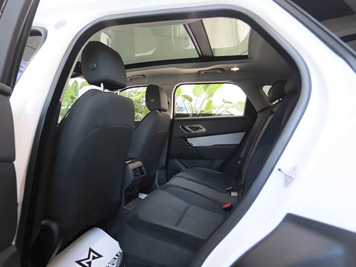 Фото 13 - Land Rover Range Rover Velar