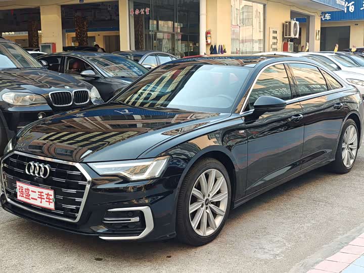 Фото 1 - Audi A6L