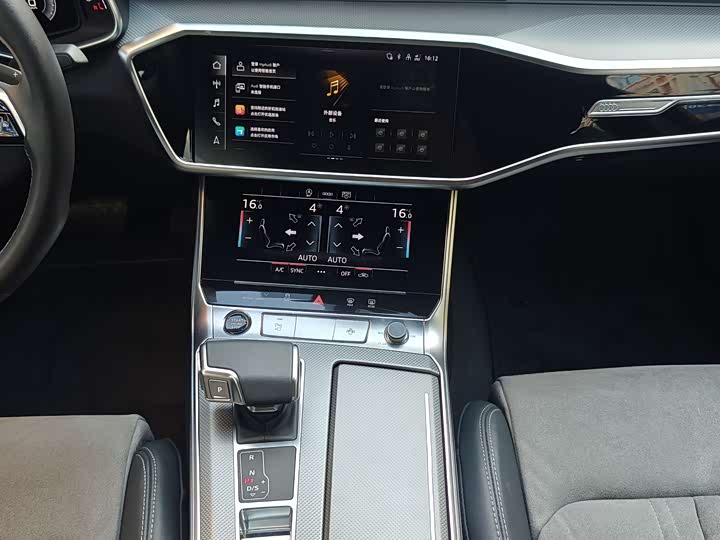Фото 11 - Audi A6L