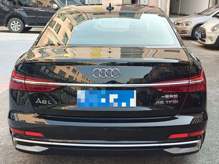 Фото 4 - Audi A6L