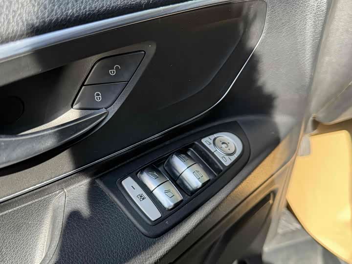 Фото 10 - Mercedes-Benz Vito