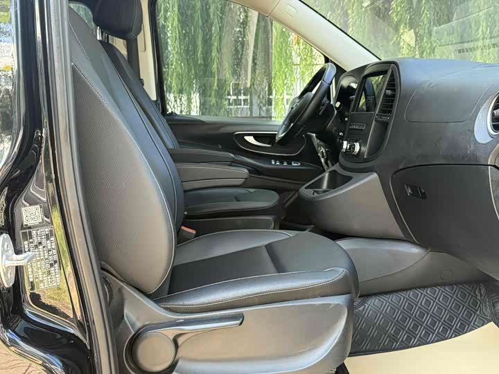 Фото 19 - Mercedes-Benz Vito