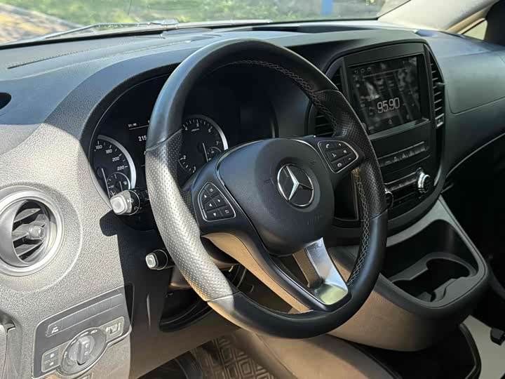 Фото 8 - Mercedes-Benz Vito