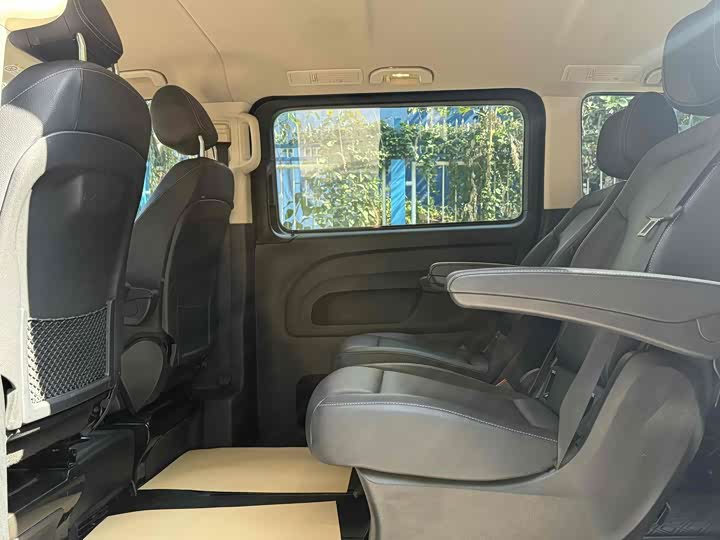 Фото 9 - Mercedes-Benz Vito