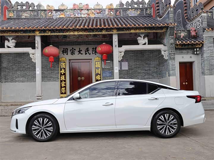 Фото 10 - Nissan Teana