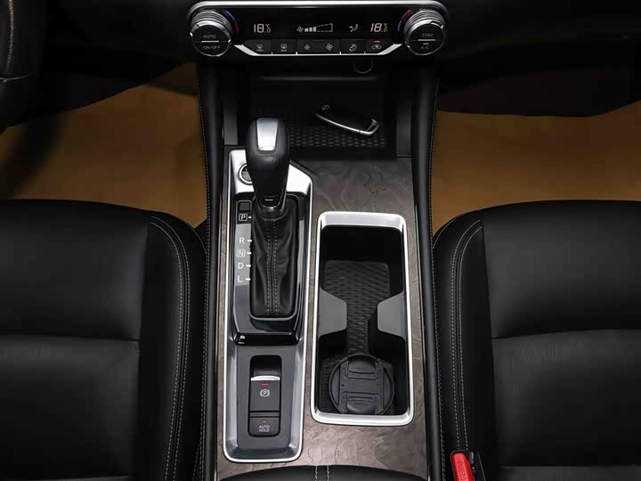 Фото 13 - Nissan Teana