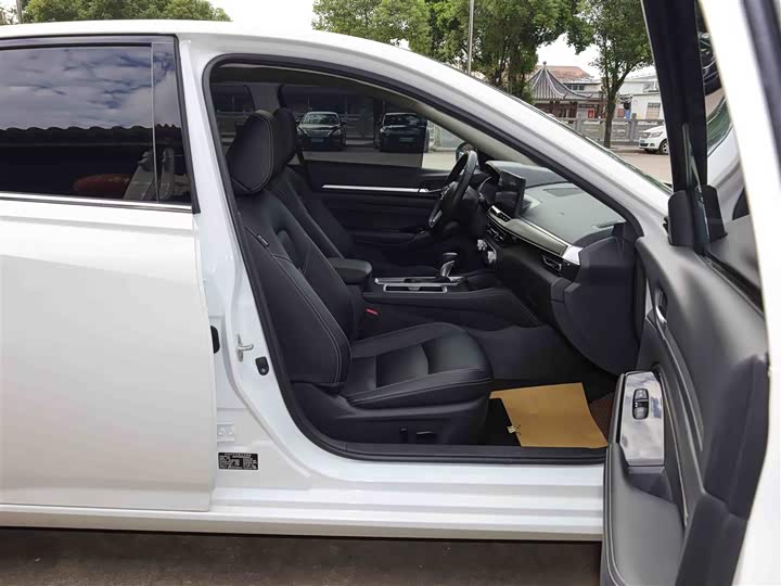 Фото 17 - Nissan Teana