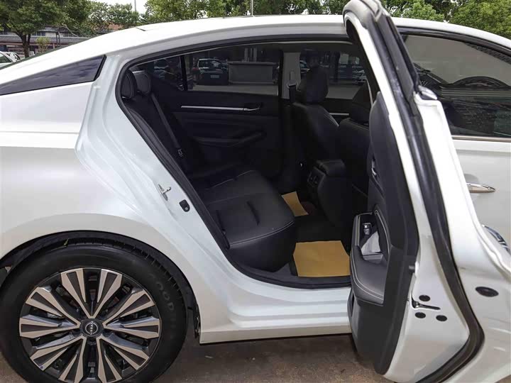 Фото 18 - Nissan Teana