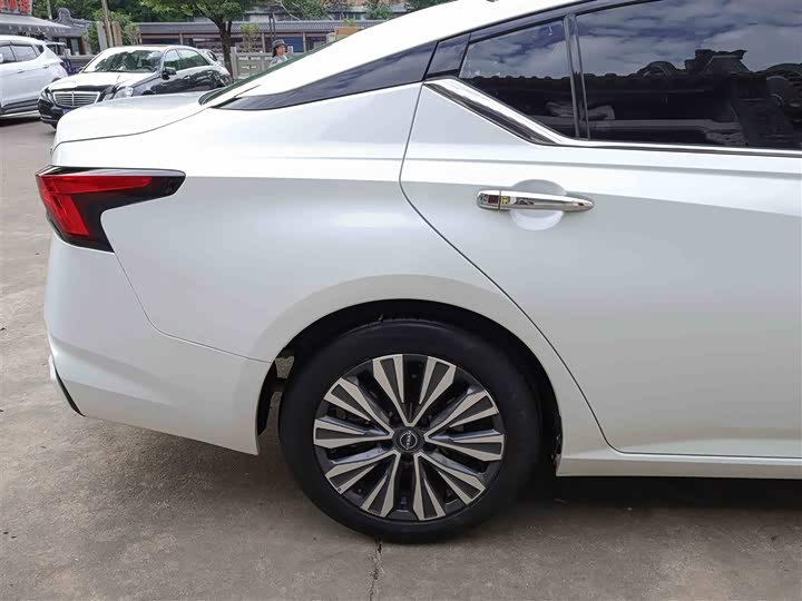 Фото 23 - Nissan Teana