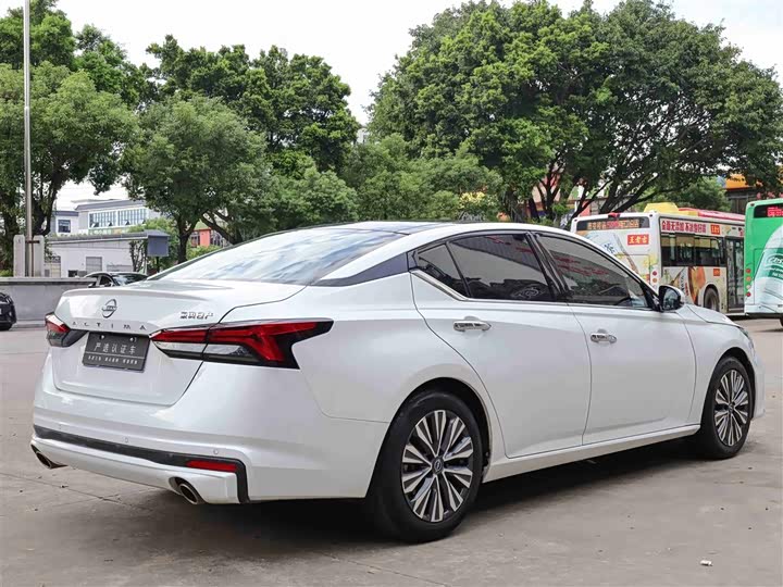 Фото 7 - Nissan Teana