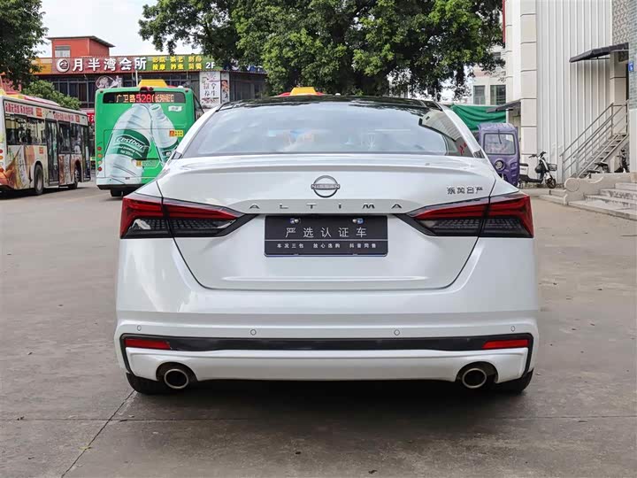 Фото 8 - Nissan Teana