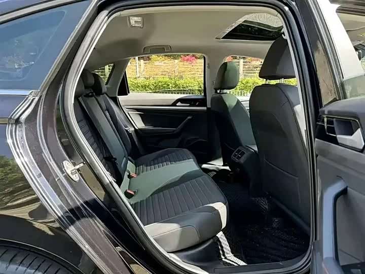 Фото 7 - Volkswagen Lavida