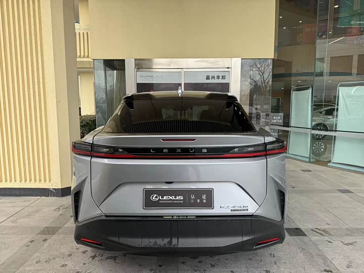 Фото 2 - Lexus RZ