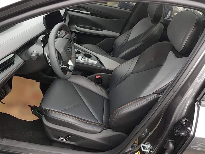 Фото 15 - Changan UNI-V