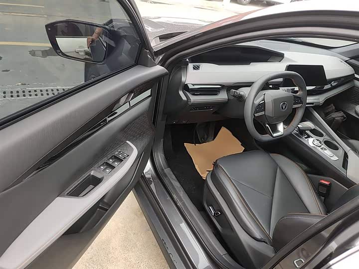 Фото 16 - Changan UNI-V