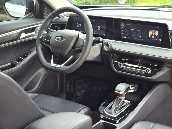 Фото 3 - Ford Escort