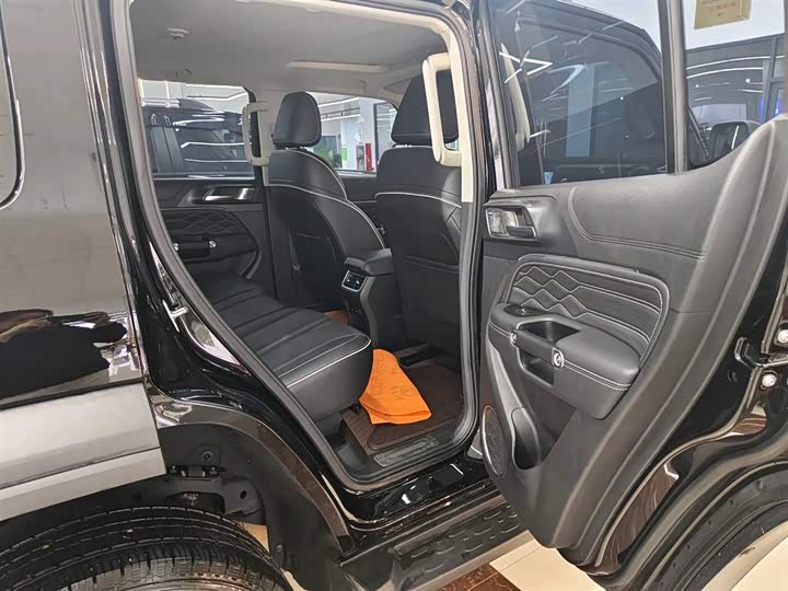 Фото 6 - Tank 300