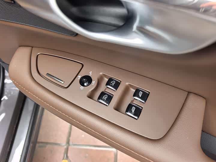 Фото 10 - Volvo S90