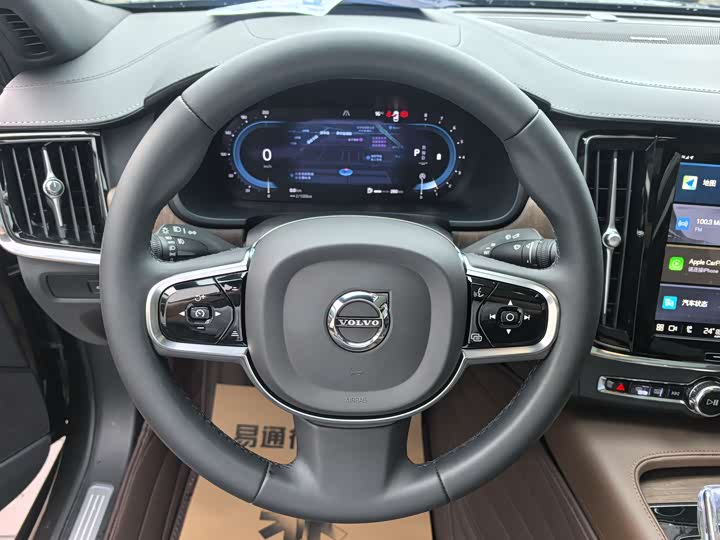 Фото 14 - Volvo S90