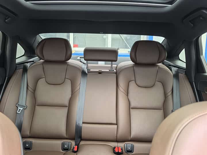 Фото 17 - Volvo S90