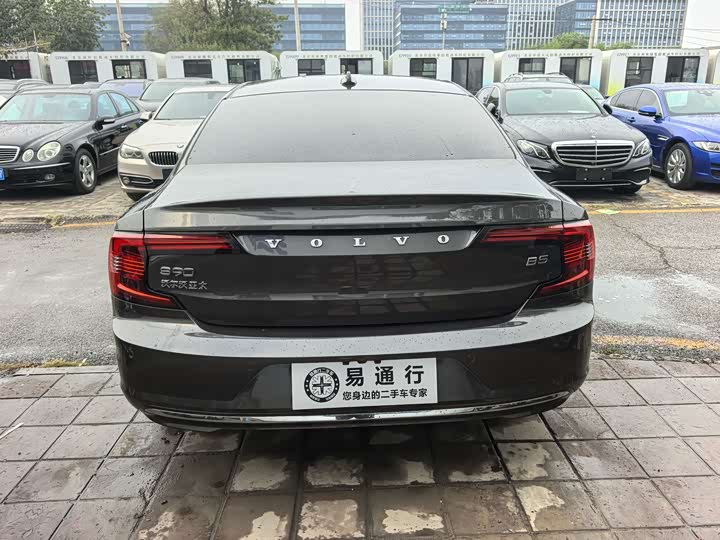 Фото 21 - Volvo S90