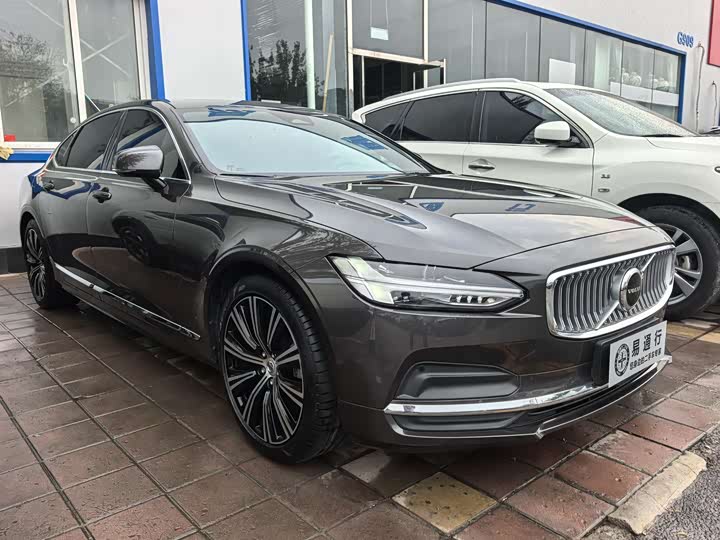 Фото 3 - Volvo S90