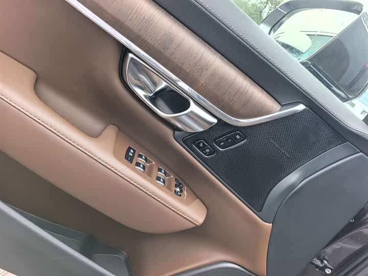 Фото 5 - Volvo S90