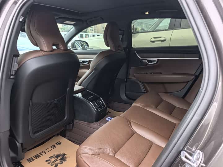 Фото 7 - Volvo S90