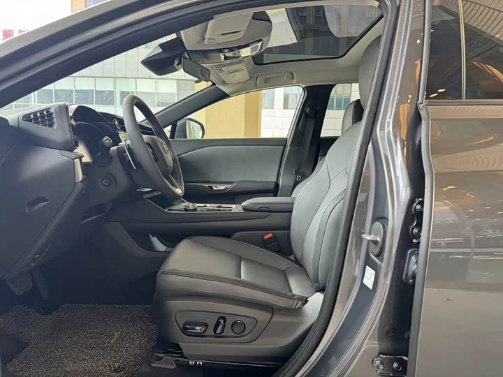 Фото 6 - Lexus RZ